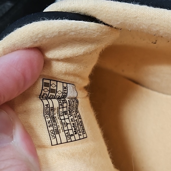 UGG Women's La Flex Sneaker. - Picture 8 of 9